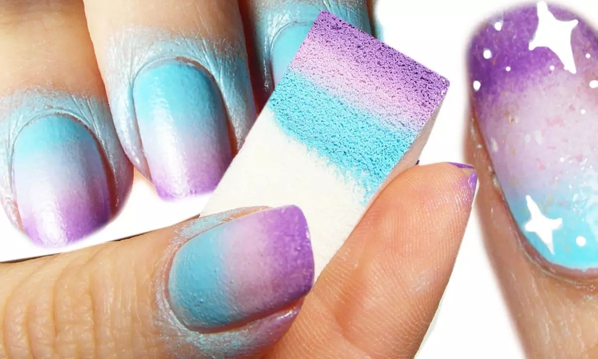 10, 20 or 30 Nail Art Sponges - Primary Image
