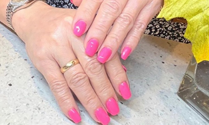 Weekday Refresh Manicure Options for a Fresh Look