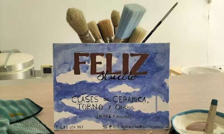 Taller de cerámica con opción a dos copas de vino para 1 o 2 personas