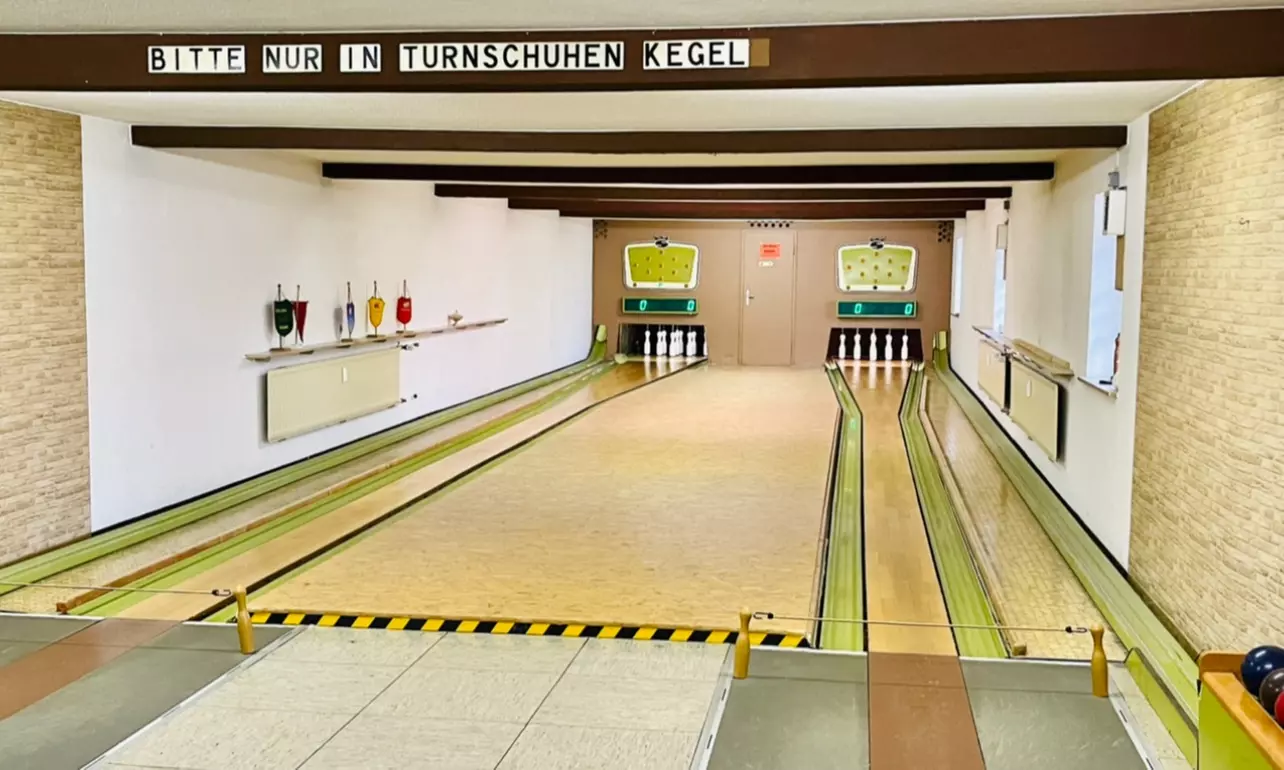 2 Std. Kegeln inkl. Schnitzel nach Wahl für 2, 4, 6 oder 8 Personen