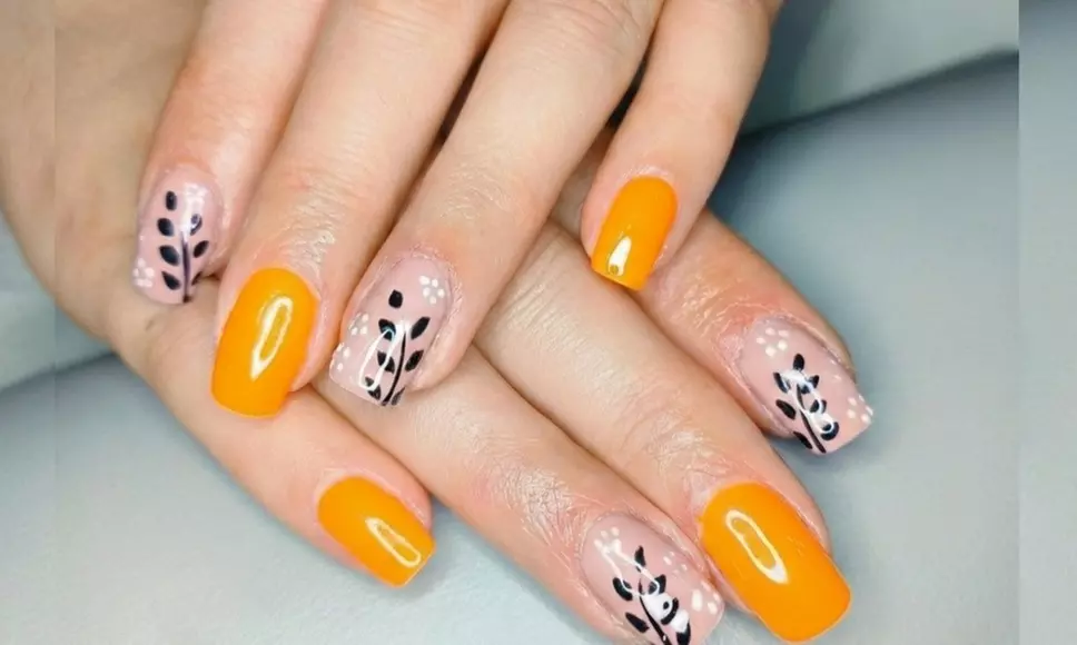 Manicura, pedicura o SPA con esmaltado semipermanente