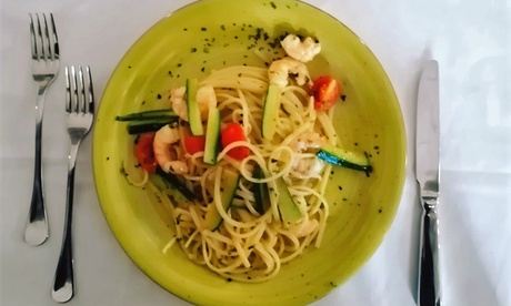 Menu toscano fino a 4 portate alla carta, con dolce e vino, al ristorante Il Borgo Ferrera (sconto fino a 33%)