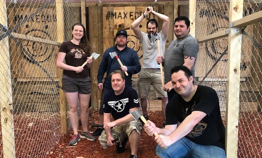 Image 5: 90-Min Axe Throwing Session