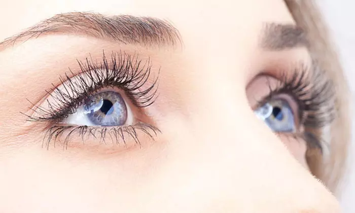 Mit deinen Augen verzaubern: Genieße ein oder zwei 45-minütige Wimpernliftings inklusive Färben (bis 40% sparen) - Primary Image