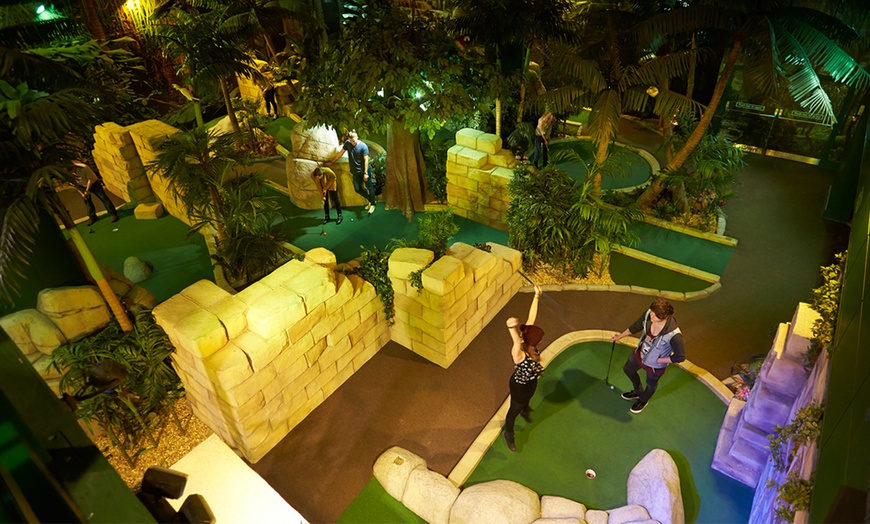 Image 4: 18 Holes of Mini Golf For Two