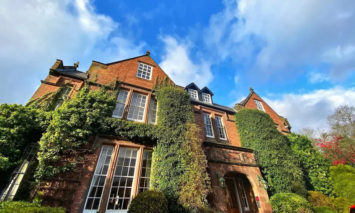4* Nunsmere Hall Hotel: Deluxe Room for 2 with Breakfast