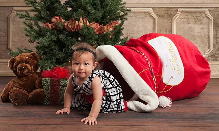$19.95 for an In-Studio Holiday Photo Shoot with Portrait, Photo Cards, and Gift Tags at Picture People ($133 Value) - Primary Image