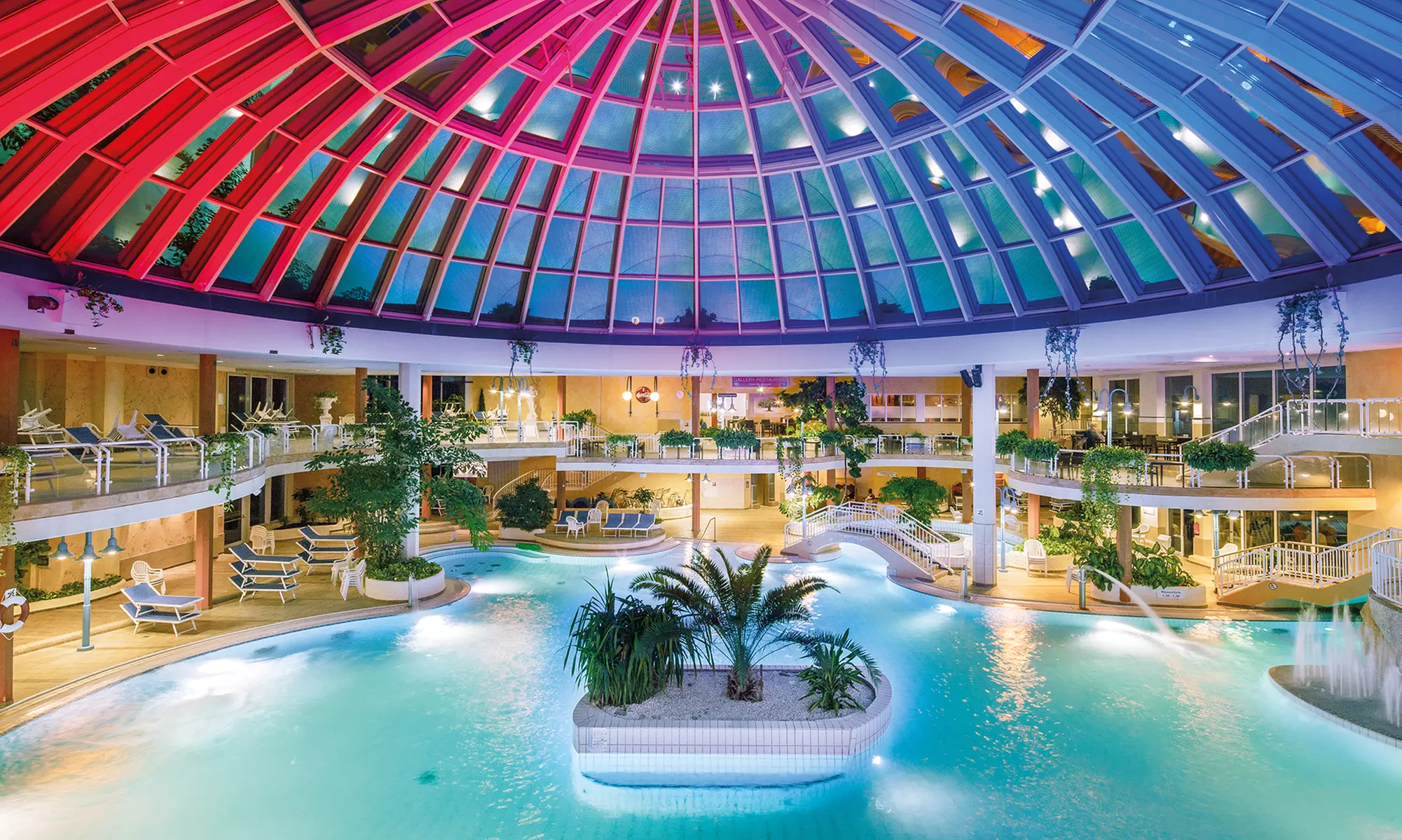 Tageskarte für Wasserwelt, Saunaparadies und opt. Breeze Spa in der Ostsee-Therme Scharbeutz (bis 45% sparen*) - Primary Image