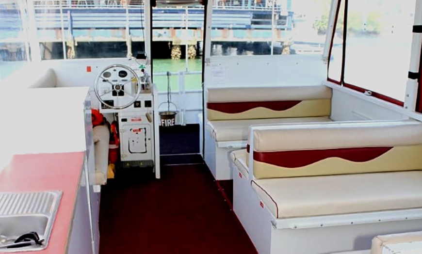 Image 3: Party Boat Hire for 20 people