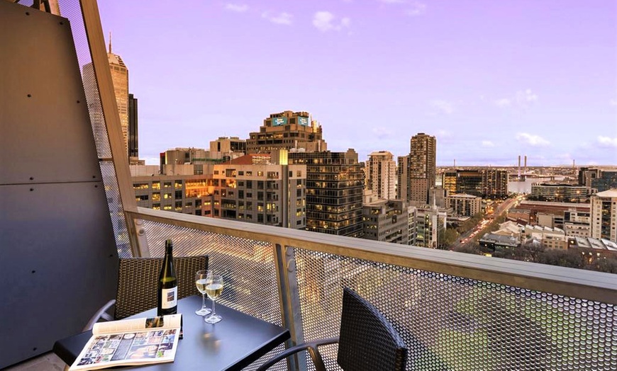 Image 7: Melbourne, VIC: 2-Night Apartment Stay with Wine