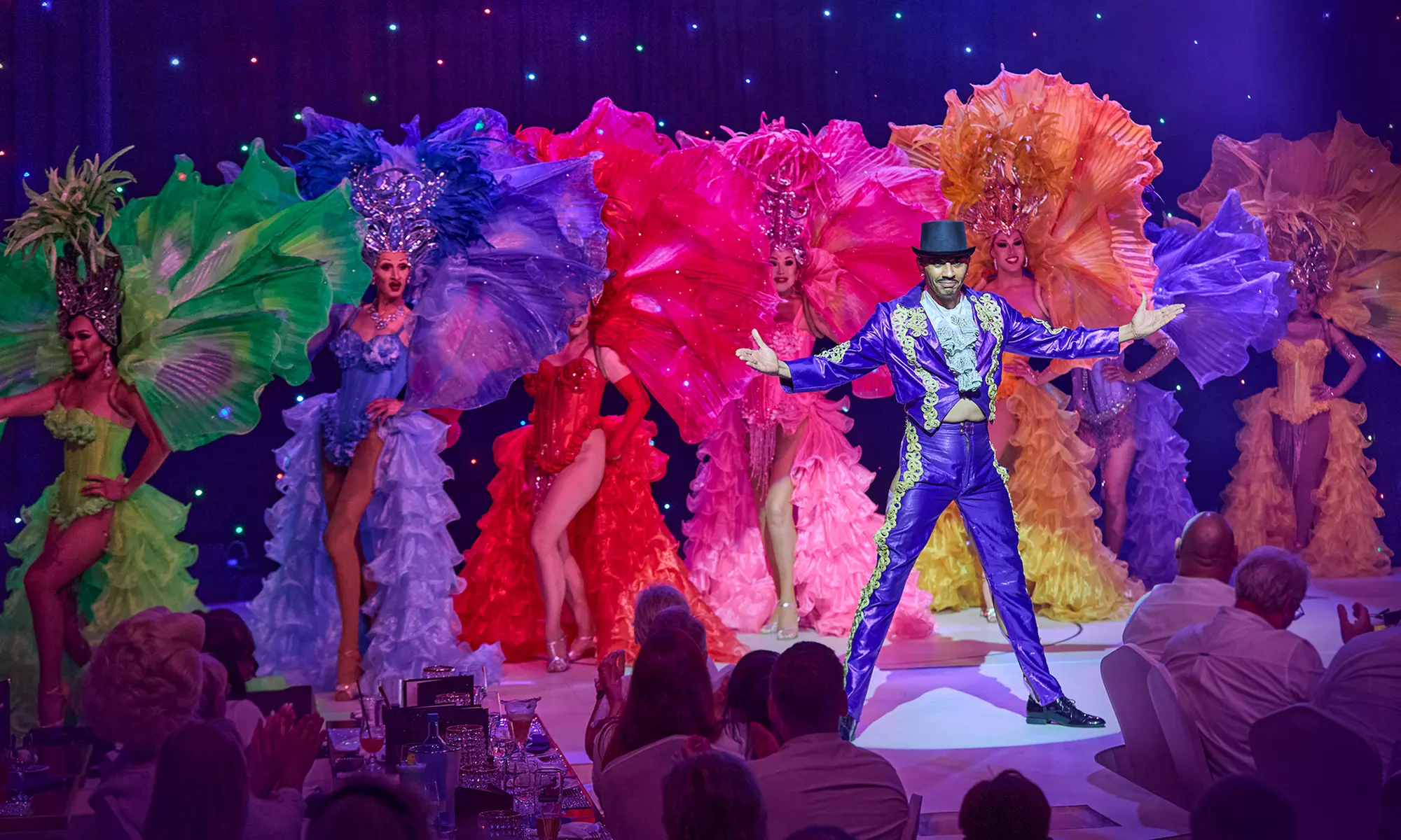 Ticket für Travestie-Revue „Stars & Glamour“ im Carte Blanche