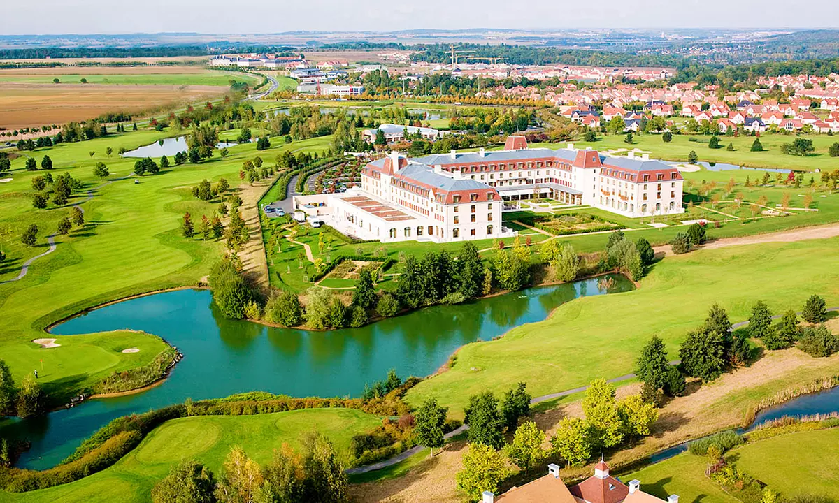 Magny Le Hongre:1 à 3 nuits avec Spa au Radisson Blu Hotel, proche d'un parc d'attractions dès 99€ pour 2 et 109€ pour 4 - Primary Image