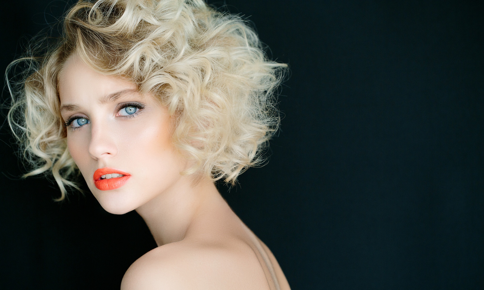 Half-Head or Full-Head Foils with Cut and Blow-Dry at Xalon