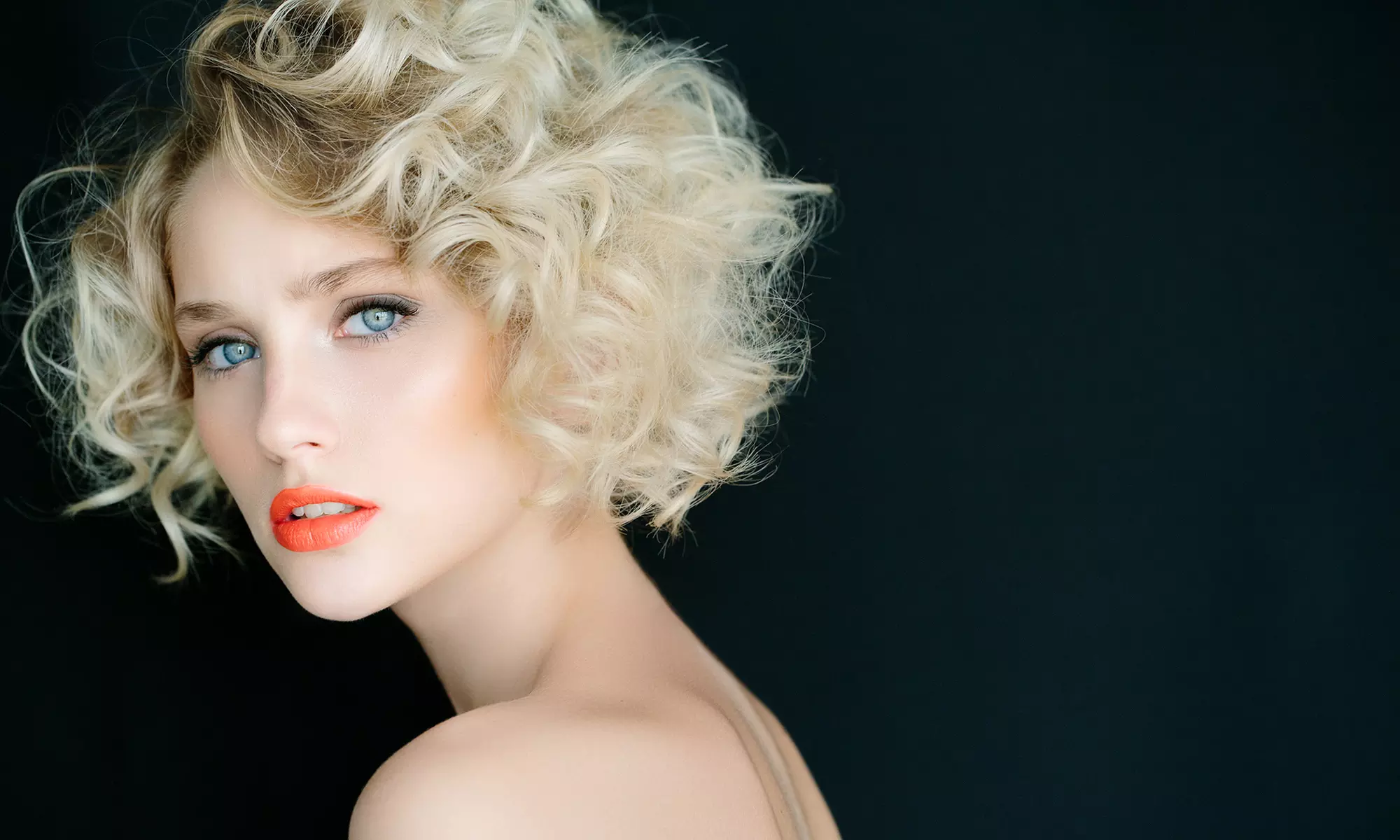One or Two 60-Minute Glowing Facials at Reera (Up to 61% Off) - Primary Image