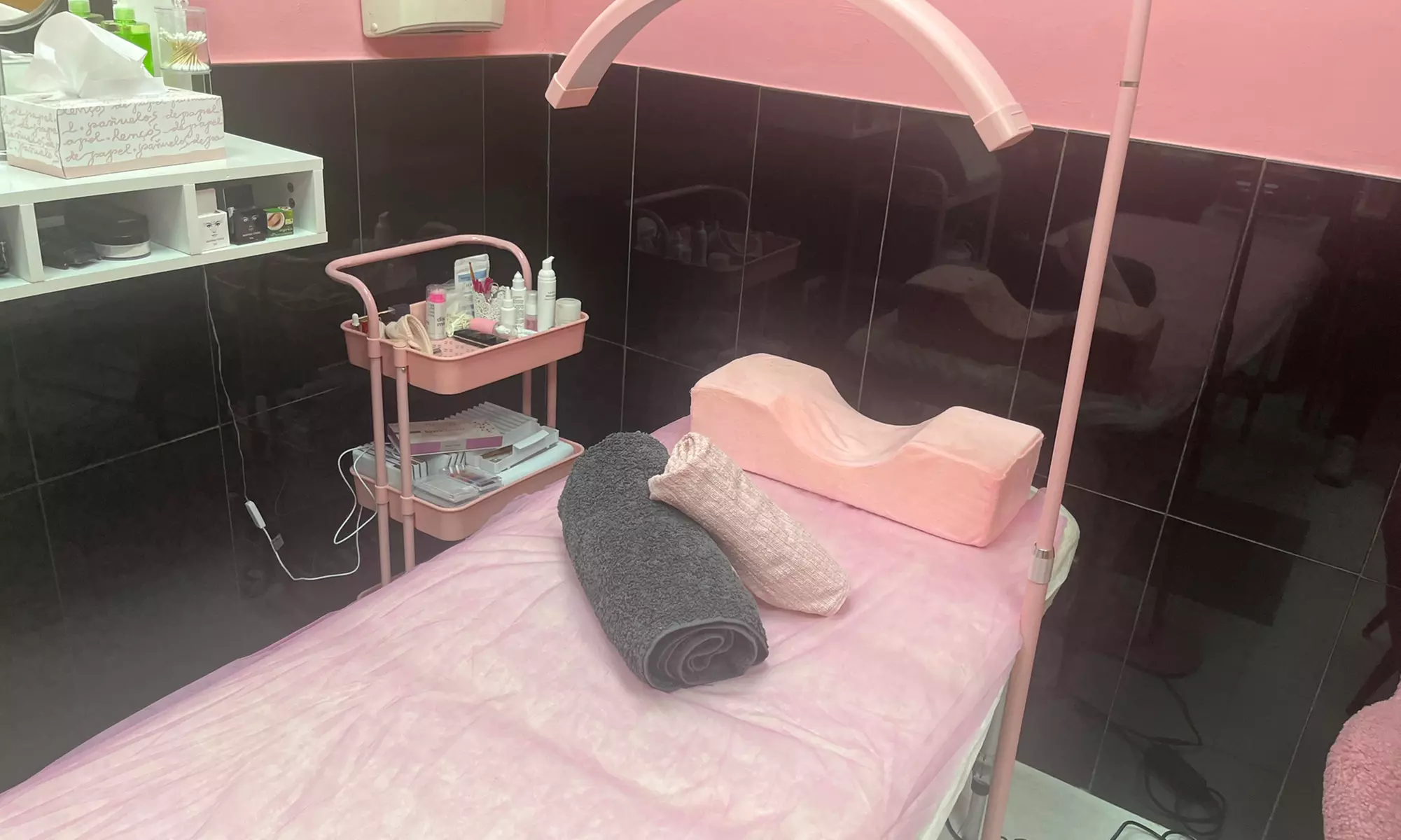 Lifting, tinte de pestañas y visagismo en MerLey Centro de Estética