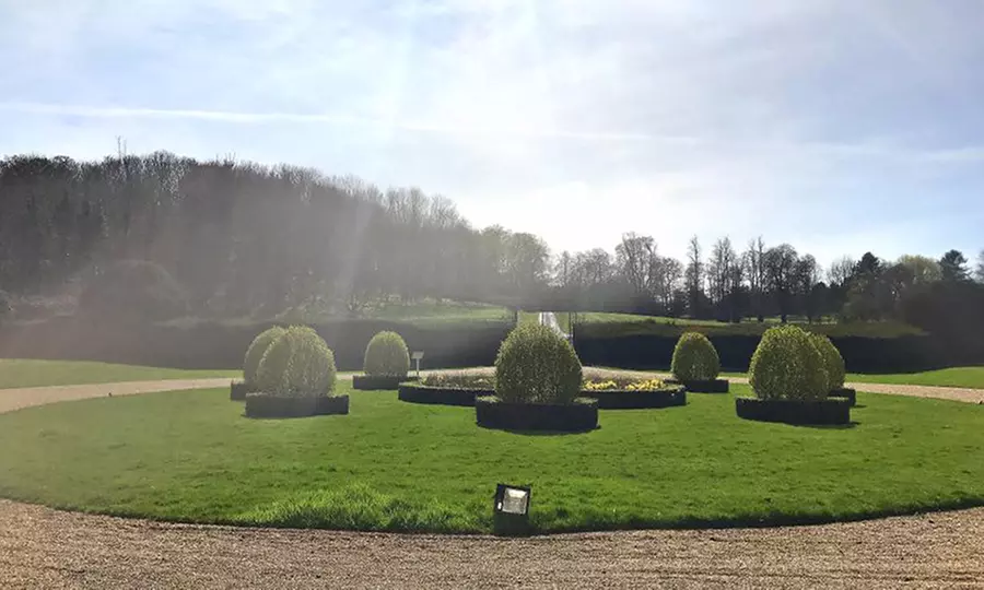 Afternoon Tea w/ Prosecco & Beautiful Ground Visit in Hungerford