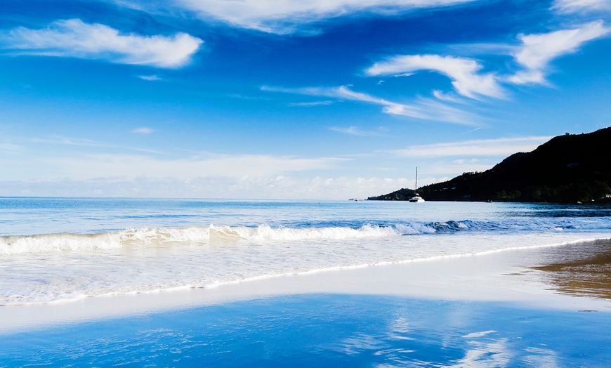 Image 1: 5* Seychelles With Breakfast