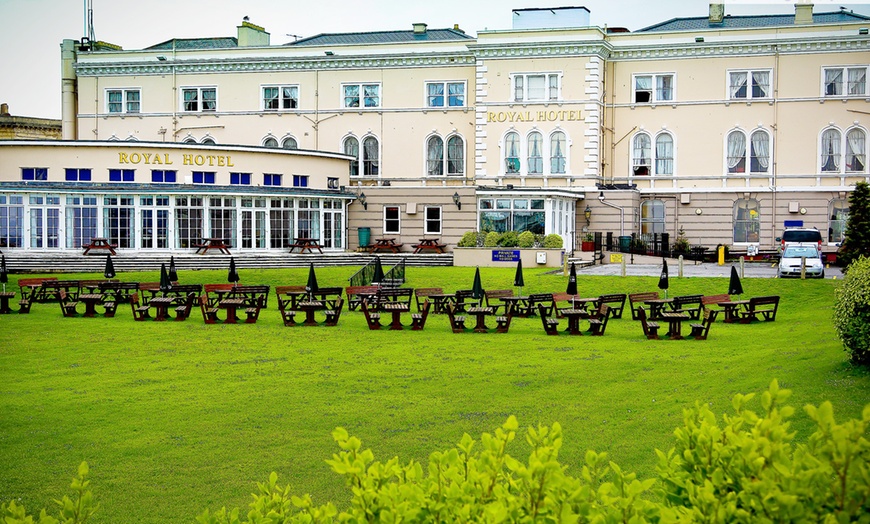 Image 1: Georgian Hotel In Somerset