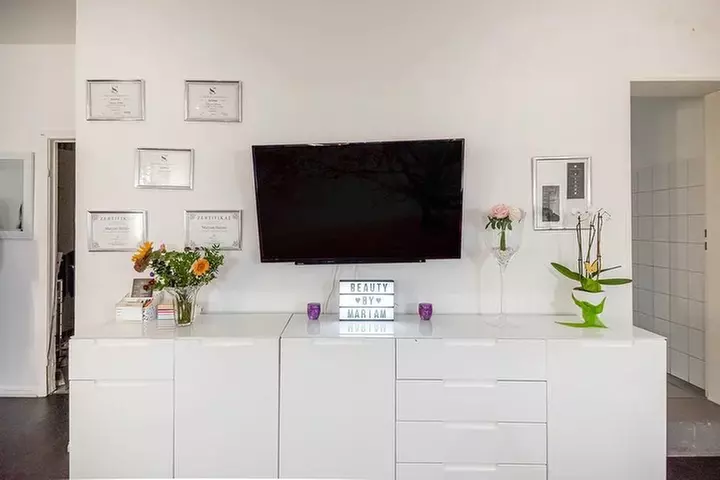 Faltenbehandlung mit Plasma Pen