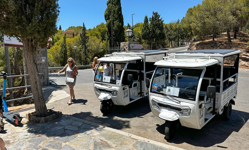 Image 2: Tour exprés por Málaga en tuk tuk para 1 persona