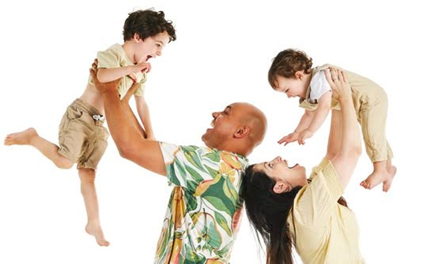 Image 11: Photoshoot with Framed Image