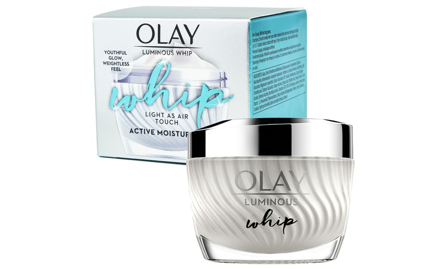 Image 10: Olay Three-Piece Gift Set