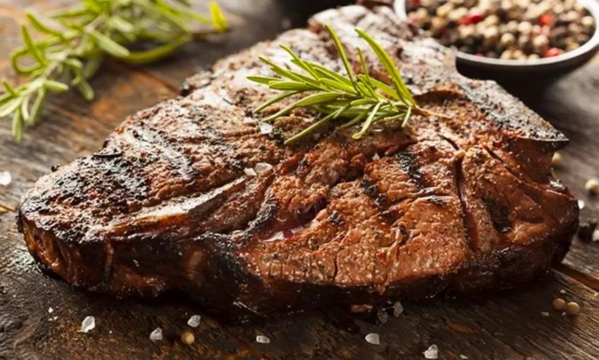 Image 1: Mmm... délicieuse côte à l'os 