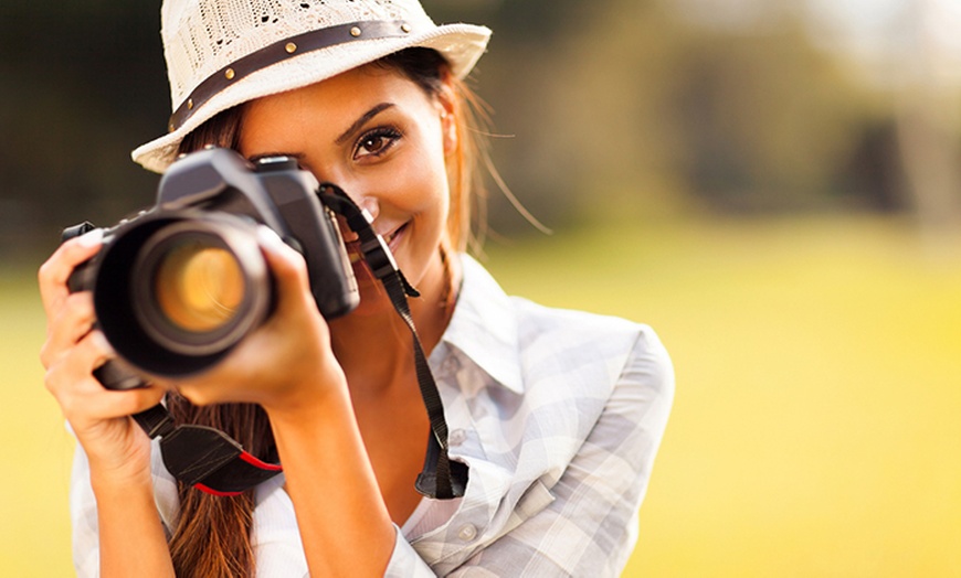 Image 1: Online Photography Course, 2 Languages