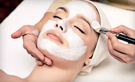 Two or Three Facial Treatments with Complimentary Vivier Vitamin C Serum at R'Skin Clinic (Up to 94% Off) - Primary Image