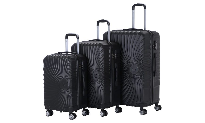 Image 11: Three-Piece Luggage Set