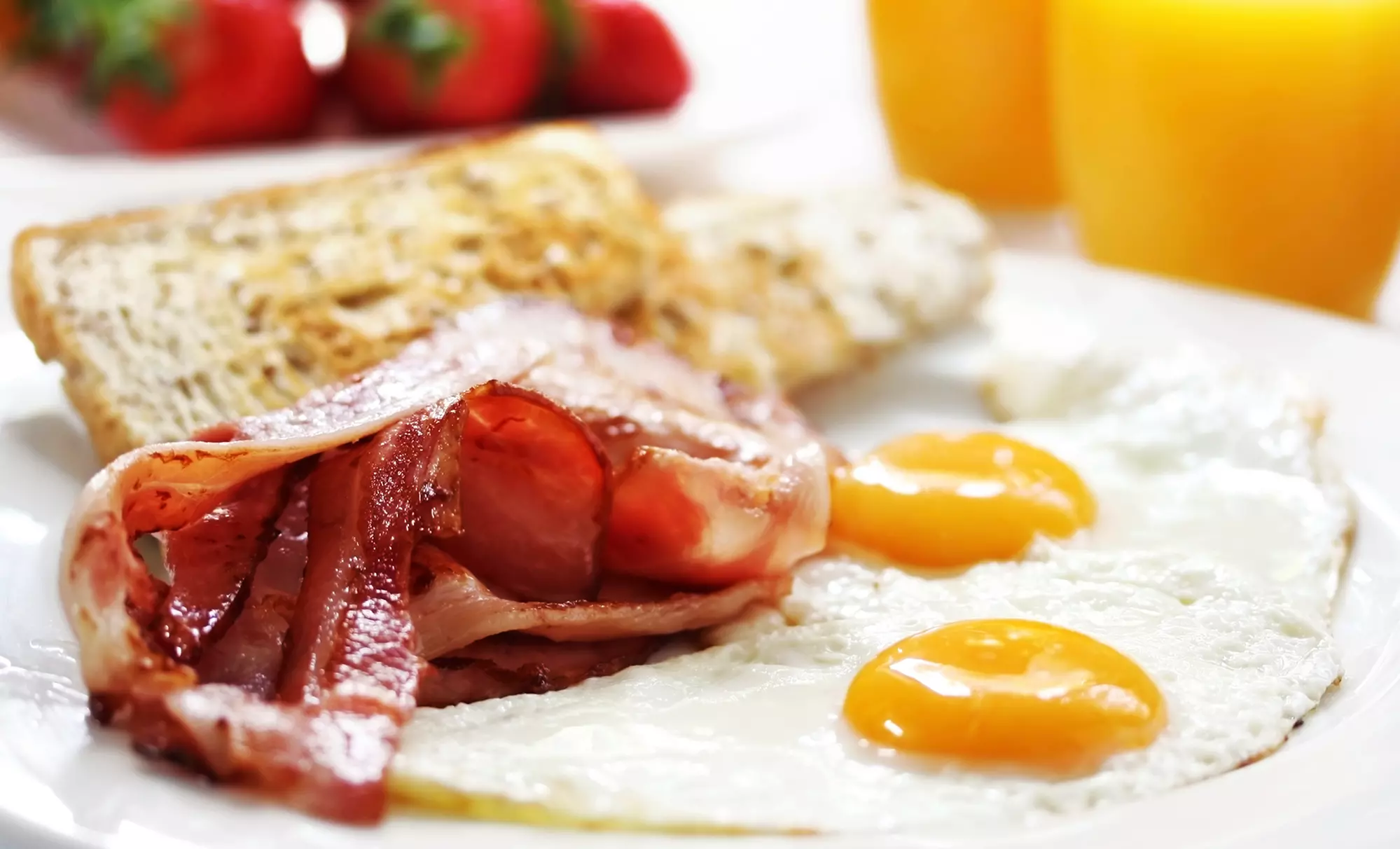 $12 for Four $5 Vouchers for Breakfast at Le Peep (Up to $20 Total Value)  - Primary Image