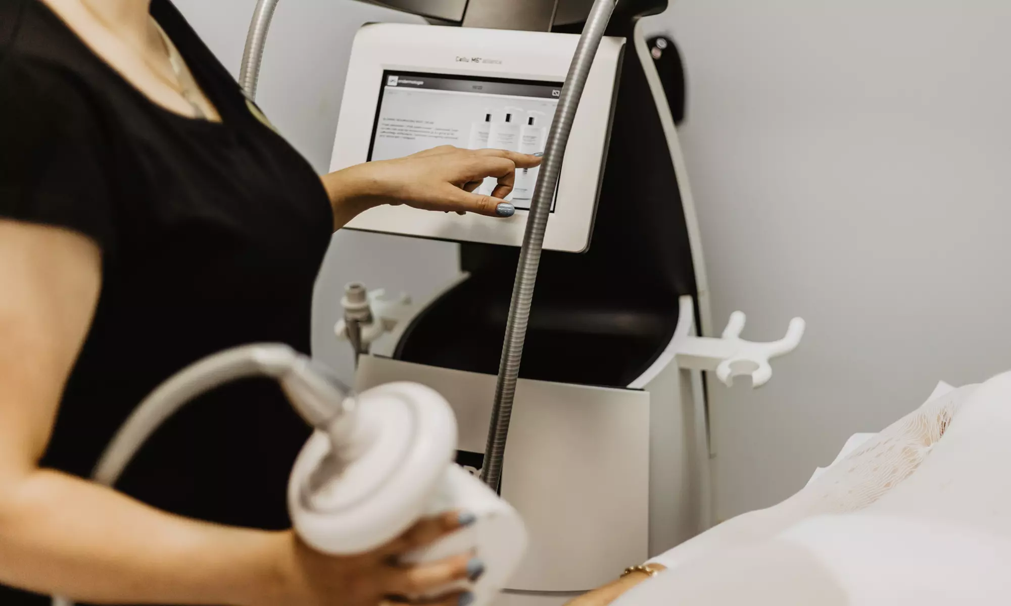 Do 45% zniżki na Endermologia w Salon kosmetyczny Klinika Urody i Spa