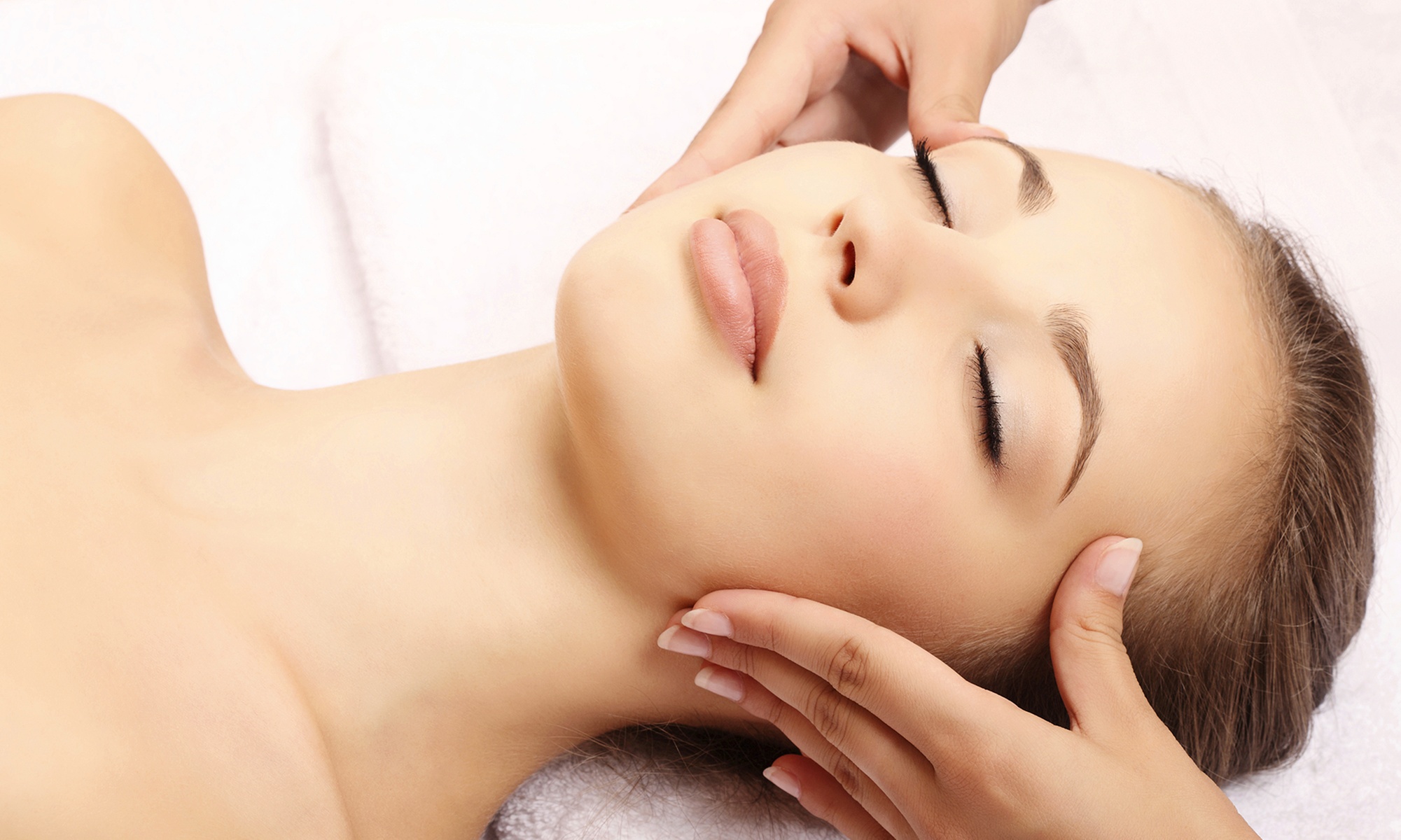 Massage du visage kobido avec option à soin contour des yeux chez SBD