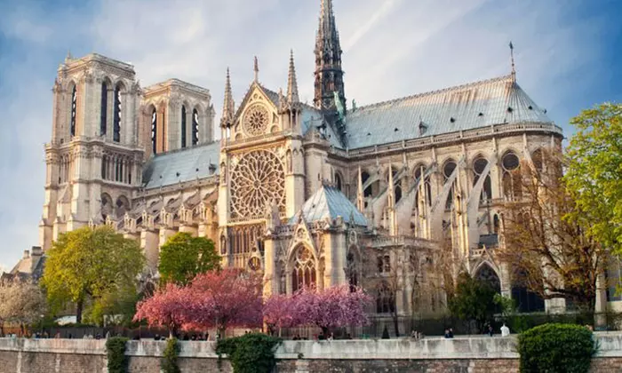 Paris: Tagesausflug für 1 Person mit Reisebus & Stadtrundfahrt