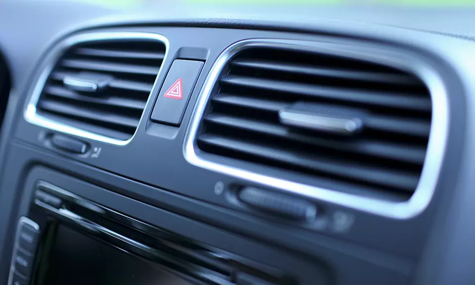 Ozonbehandlung oder Klima-Desinfektion für 1 Pkw oder SUV bei Glanzwerk Wuppertal (bis zu 49% sparen) - Primary Image