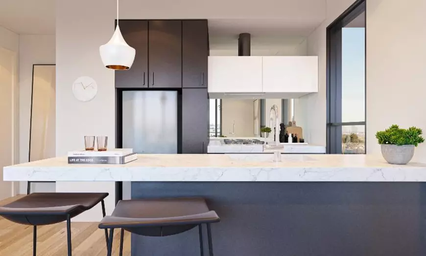 Image 4: Melbourne: Apartment stay with Wine