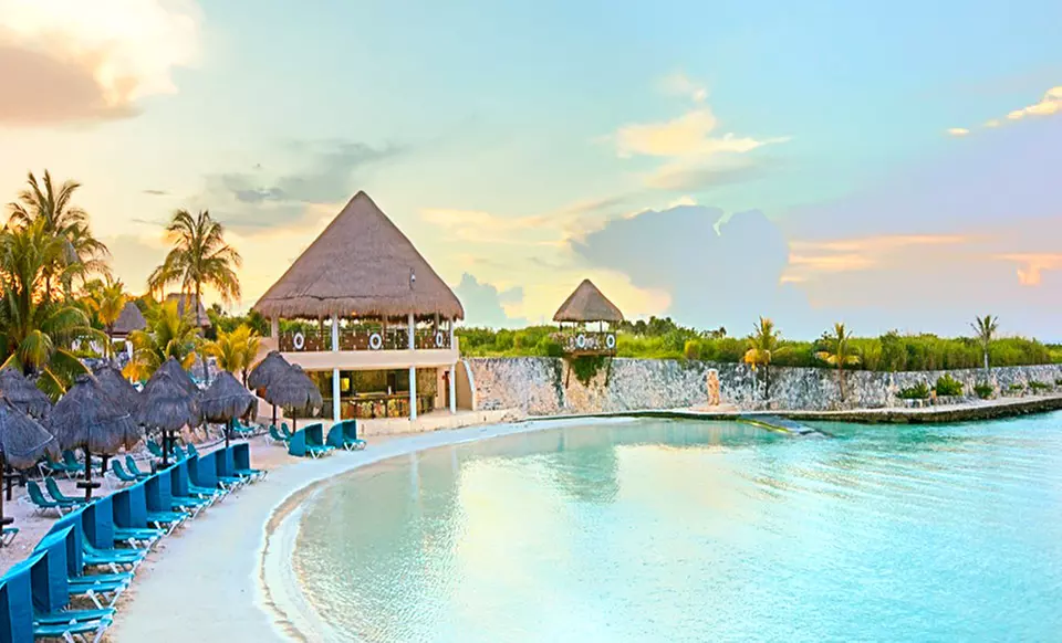 6-Day All-Inclusive Riviera Maya Vacation with Airfare from Travel by Jen - Primary Image