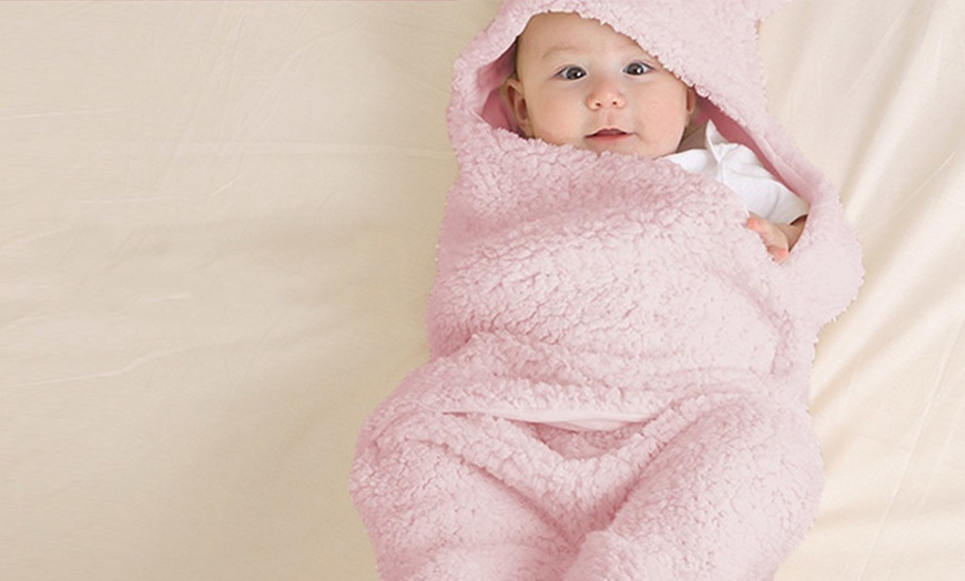 Image 4: Newborn Thermal Swaddling Baby Blanket