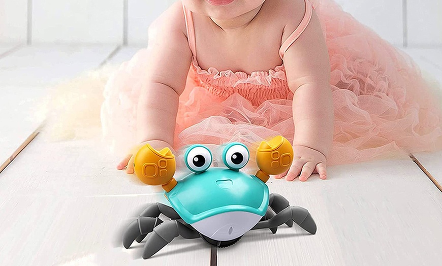 Image 1: Kids Electric Music Crawling Crab Toy With Light
