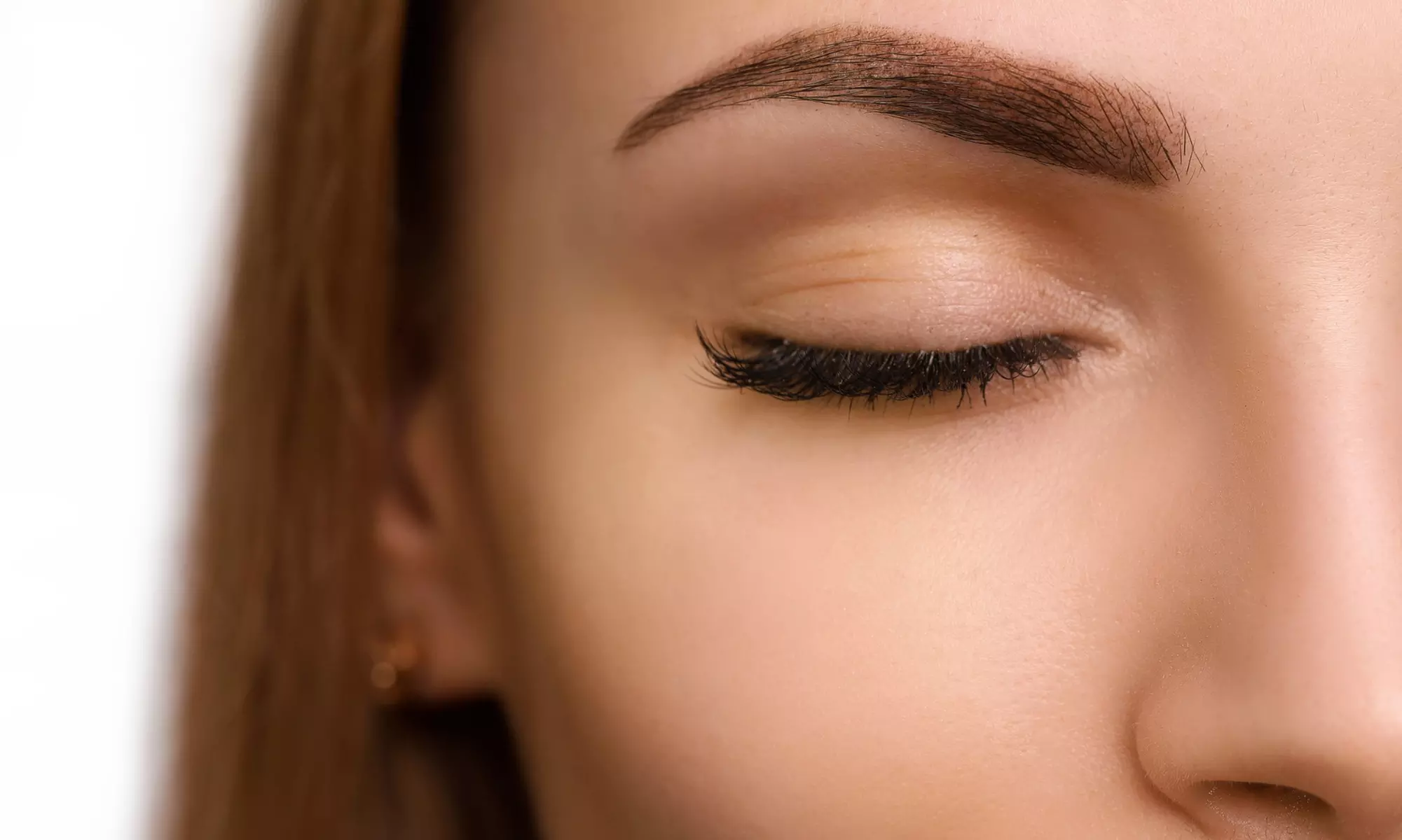 Do 60% zniżki na Makijaż permanentny brwi w Instytut Piękna Wiktoria Pietrasz-Fałek - Primary Image