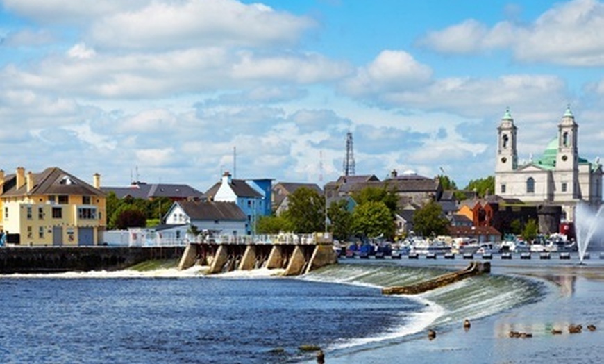 Image 3: 4* Athlone Stay With Mulled Wine