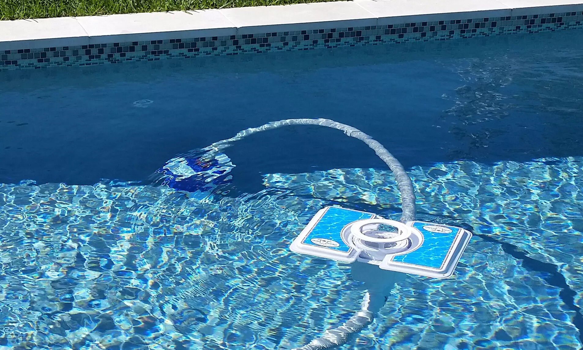Skim-A-Round Floating Pool Skimmer - Primary Image