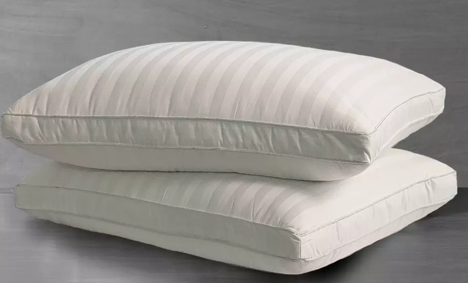 Royal Luxe 350 Thread-Count Queen Pillows (2- or 4-Pack) - Second Medium