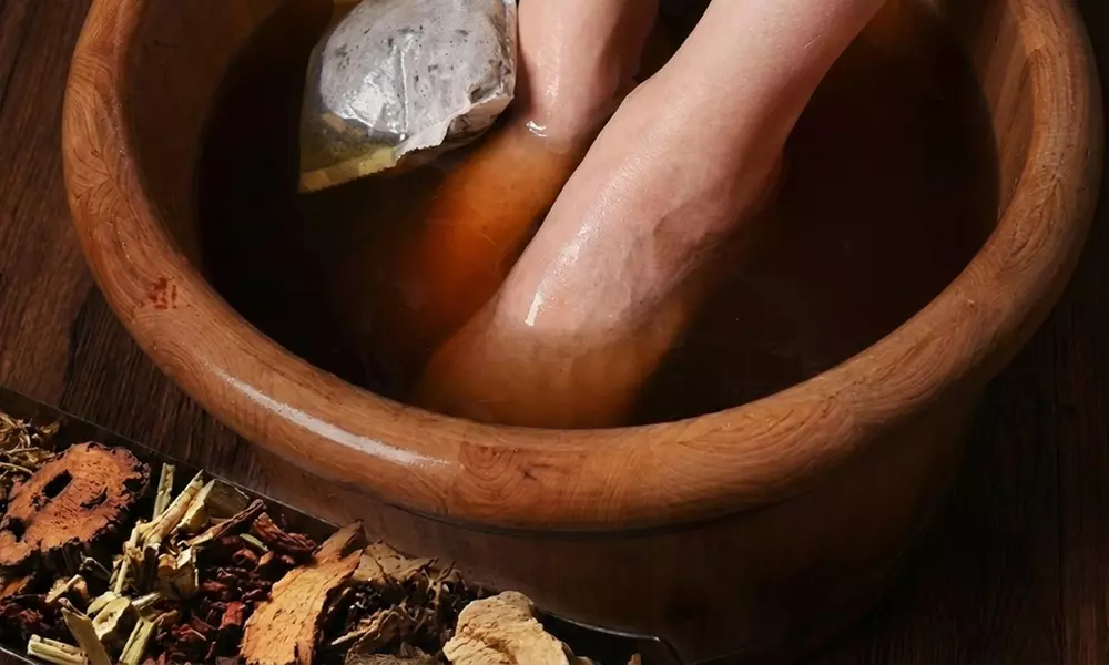 Relax with Chinese Herbal Foot Bath and Foot Massage (30 Minutes)
