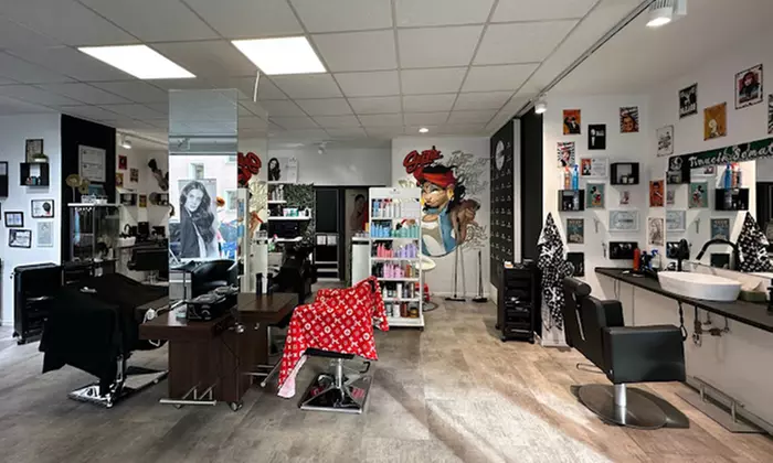 Haarschnitt mit Styling / Föhnen und optionalen Zusatzleistungen