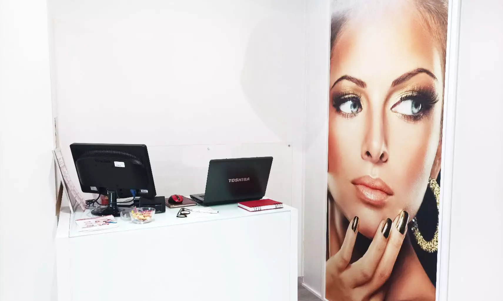 Sesión de peluquería con corte y opción a tinte o mechas balayage