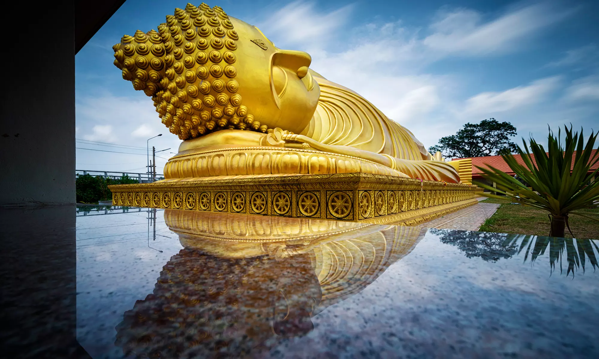 ✈ 12-Day Thailand & China Vacation with Air from Intertrips