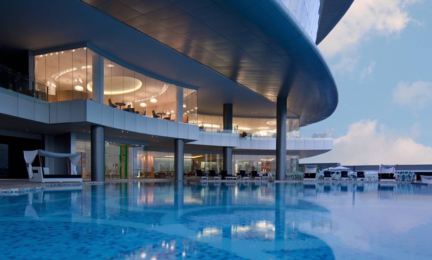 Image 6: Pool & Beach Access at Jumeirah Etihad