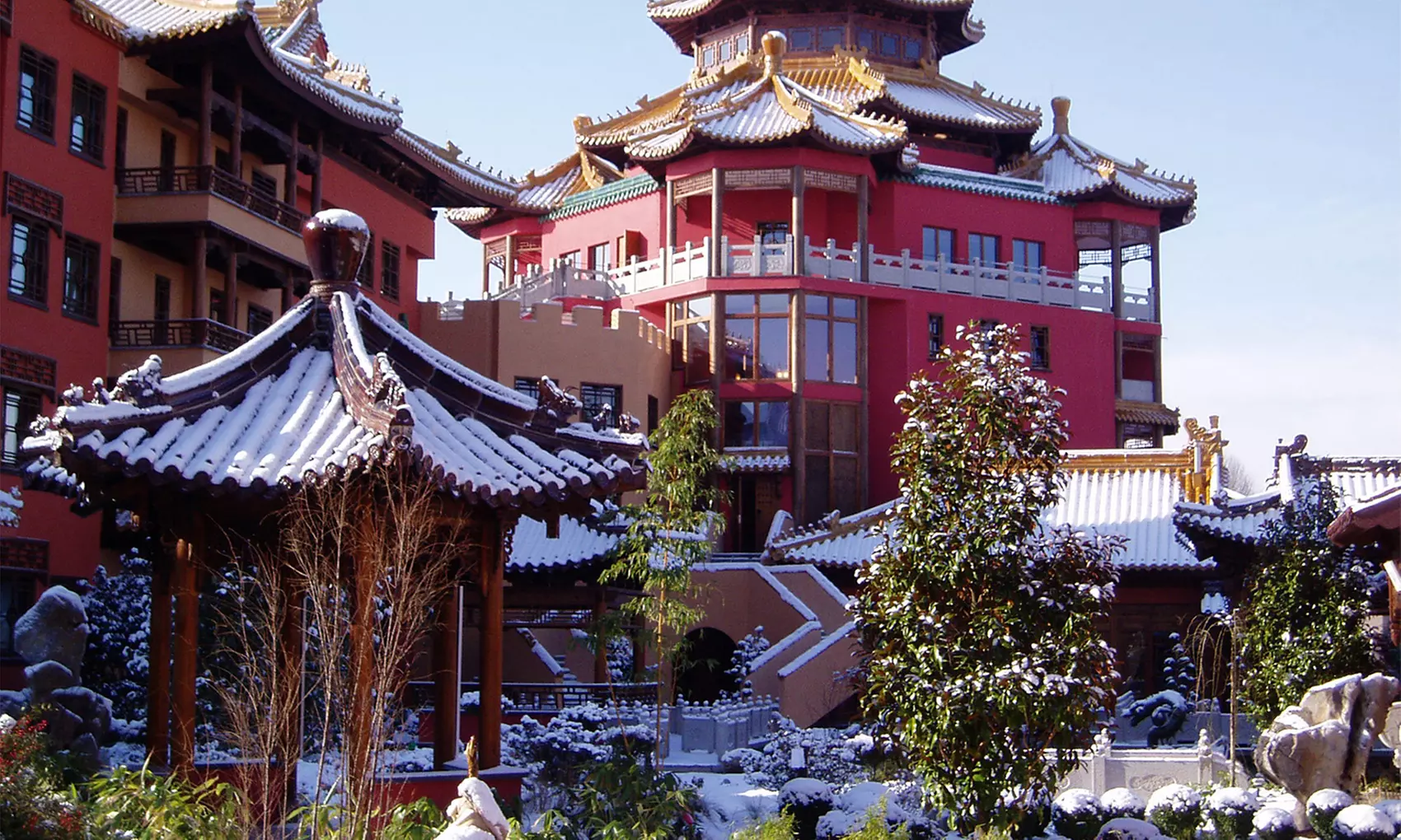 Phantasialand: 2-3 Tage für 2-4 Pers. inkl. Frühstück und Parkeintritt im Phantasialand Hotel Ling Bao - Primary Image