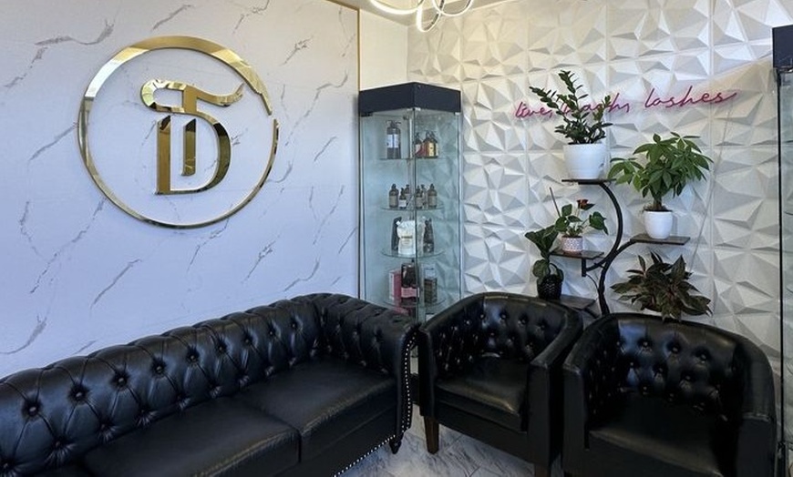Image 3: 75 Min HeadSpa w/Massage on Neck & Scalp + Mini-Facial for 1 or 2